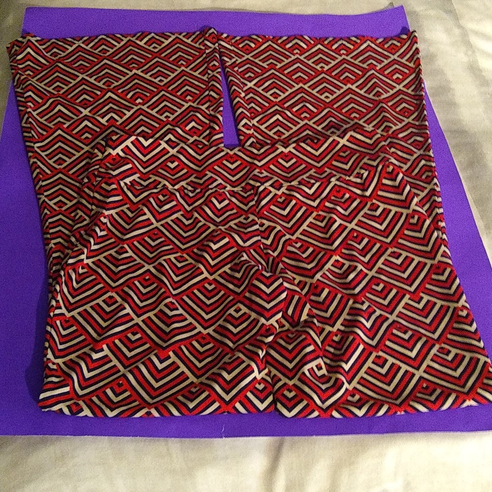 Like new BCBG Max Azria wide/flare leg colorful print pants size xs